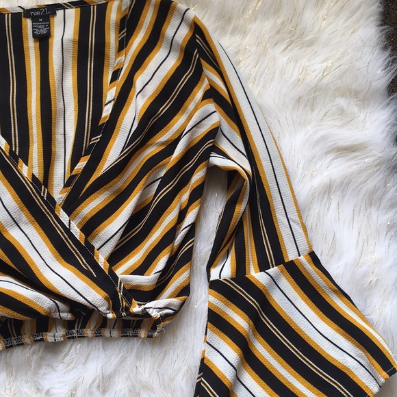 Top - Picture 2 of 4